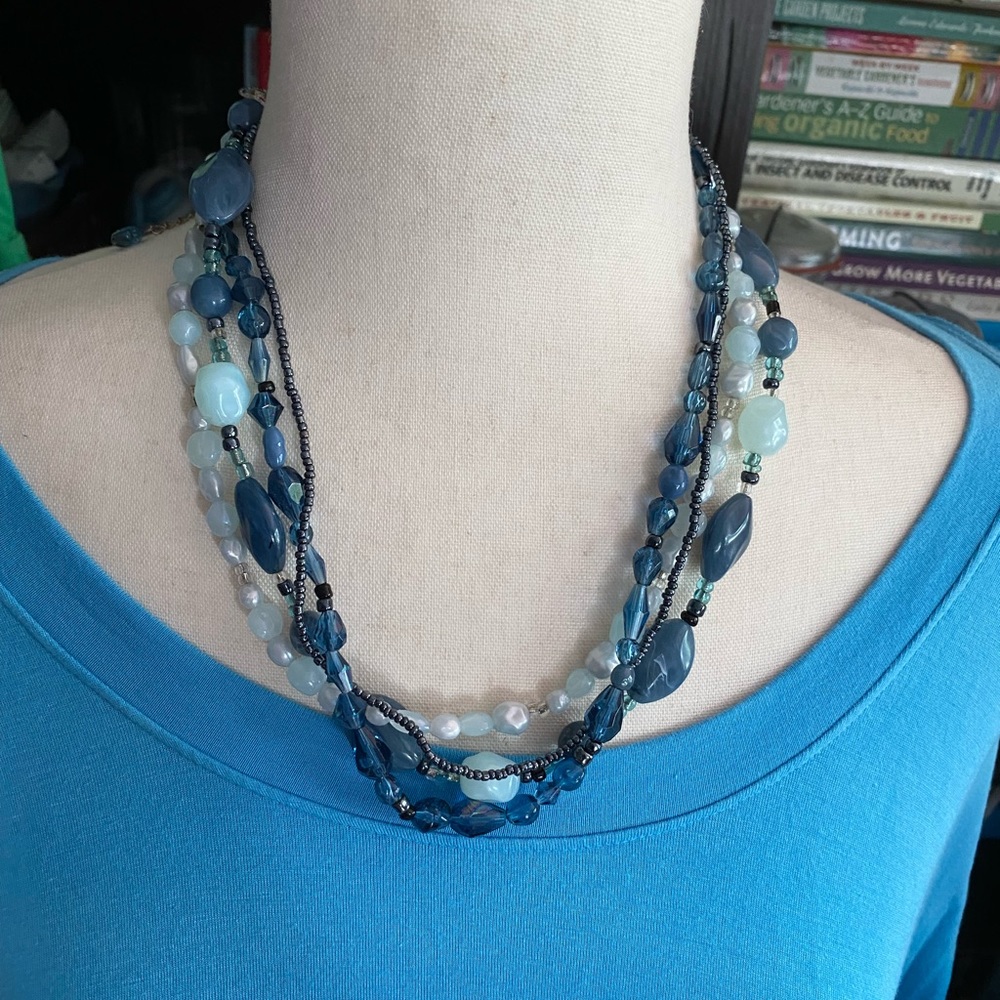 Blue beaded necklace w size changing clasp